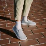 Allbirds Wollliegen für Damen DZ826201 Apfelgrau (cremefarbene Sohle) – Bild 2